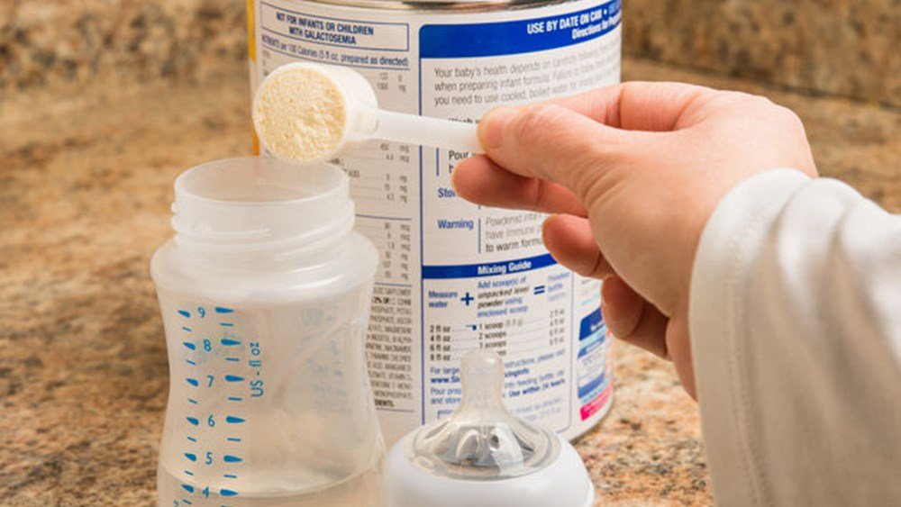 Γαλλία: Αυξήθηκαν στους τρεις οι θάνατοι μωρών μετά από κατανάλωση ύποπτου βρεφικού γάλακτος