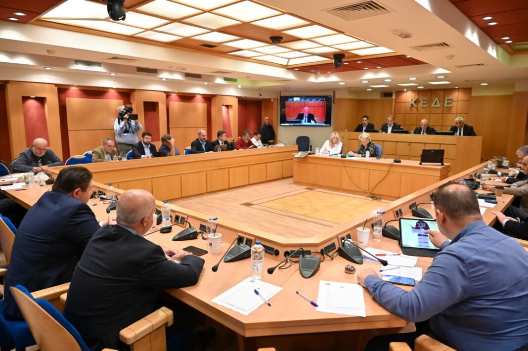 keΔΕ:-«Ναι»-στην-αναθεώρηση-του-Συντάγματος-με-συγκροτημένες-θέσεις-και-προτάσεις