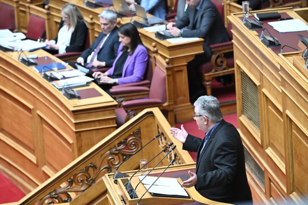 Κουτσούμπας: Το νομοσχέδιο το έγραψαν κυβέρνηση, εργοδότες και Παναγόπουλος