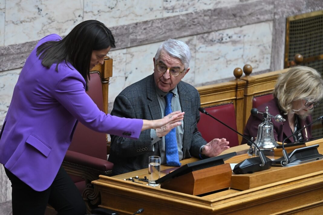 Το λάθος με το κουμπί στη Βουλή – ΒΙΝΤΕΟ