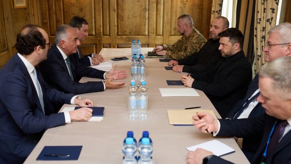 Ζελένσκι: Συνάντηση με τον Ρεζά Παχλαβί – “Η Ουκρανία στηρίζει τον ιρανικό λαό στον αγώνα του”