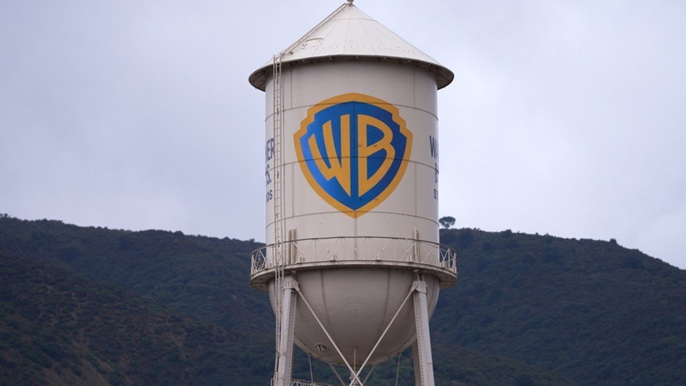 Warner Bros.: Επανεξετάζει συνομιλίες για πώληση στην Paramount – Σενάριο νέου “πολέμου” προσφορών με τη Netflix