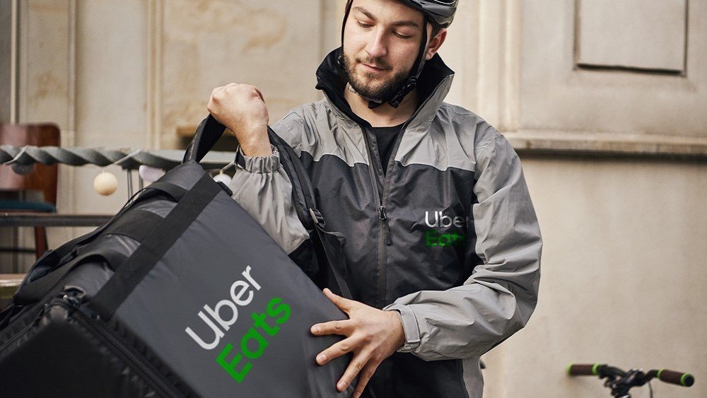 Uber: Σχεδιάζει είσοδο στην αγορά του delivery σε Ελλάδα, Ρουμανία και πέντε ακόμη χώρες το 2026