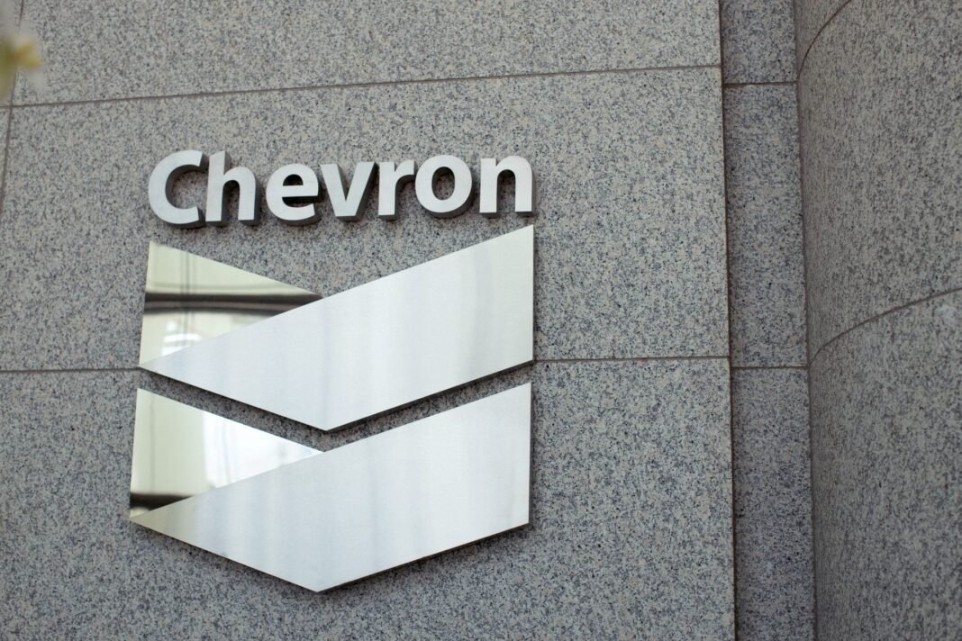 Handelsblatt: Τι σημαίνει η παρουσία της Chevron στην Ελλάδα