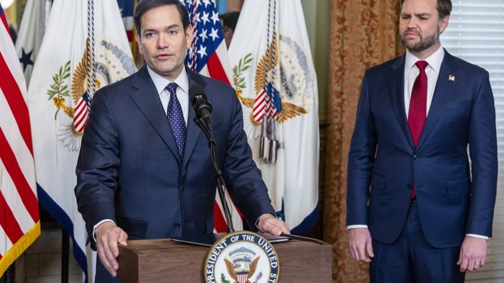 Βανς:-“Καμία-σύγκρουση”-με-τον-Ρούμπιο,-πιθανό-αντίπαλό-του-σε-μελλοντικές-προεδρικές-εκλογές