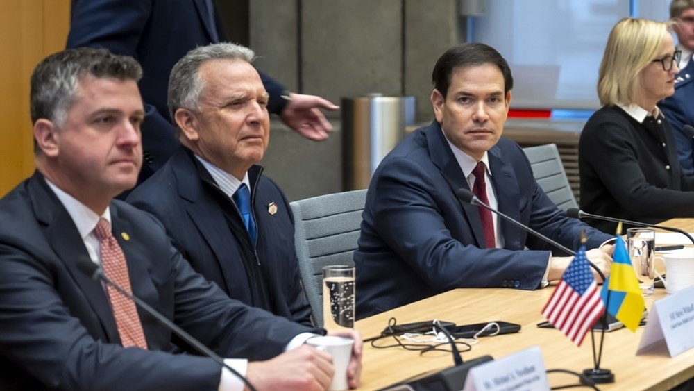 Reuters: Οι ευρωπαϊκές μυστικές υπηρεσίες αμφιβάλλουν ότι οι ΗΠΑ θα κλείσουν συμφωνία για την Ουκρανία φέτος