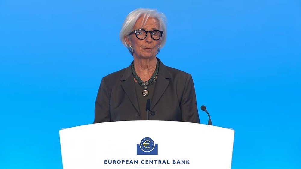 Bloomberg: Εκνευρισμός και σύγχυση στους κόλπους της ΕΚΤ από τα σενάρια για πρόωρη έξοδο της Λαγκάρντ