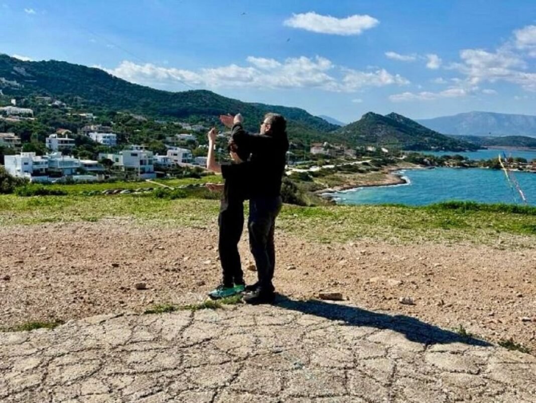 Ανδρουλάκης:-Πέταξε-τον-χαρταετό-μαζί-με-τον-γιο-του-–-«Ομάδα-που-κερδίζει,-δεν-αλλάζει»