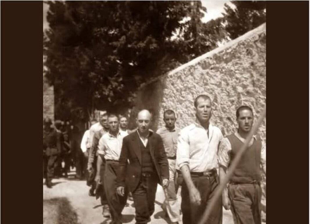 Φυλλάδιο ΚΚΕ για τους 200 της Καισαριανής: Στον θάνατο ατρόμητοι, με βλέμμα καθαρό – Αυτά τα ντοκουμέντα ανήκουν στον λαό!