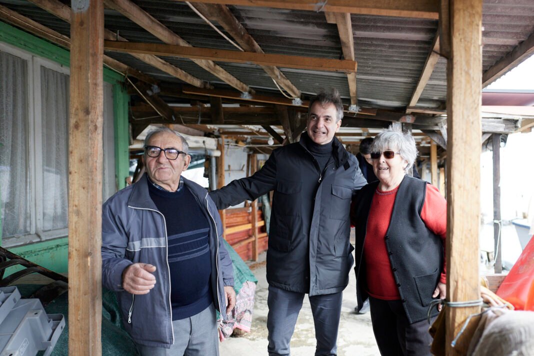 Βίντεο-Μητσοτάκη-από-την-επίσκεψη-και-το-τραπέζι-στην-«Κυρά-του-Δέλτα»-–-«Άρτεμη-το-χέλι-δεν-παίζεται»