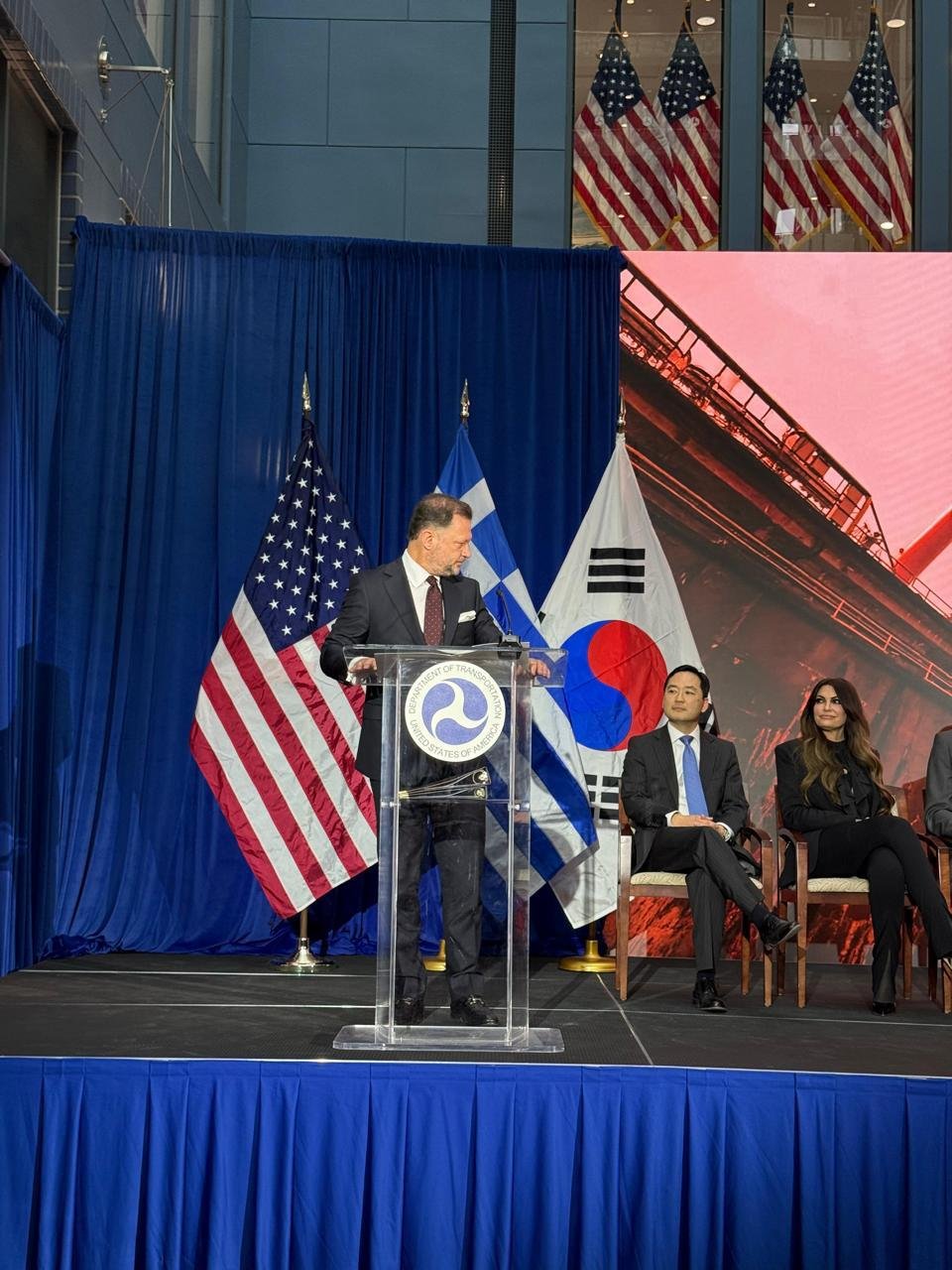 Υπογράφηκε στην Ουάσινγκτον η συμφωνία ONEX – Hanwha