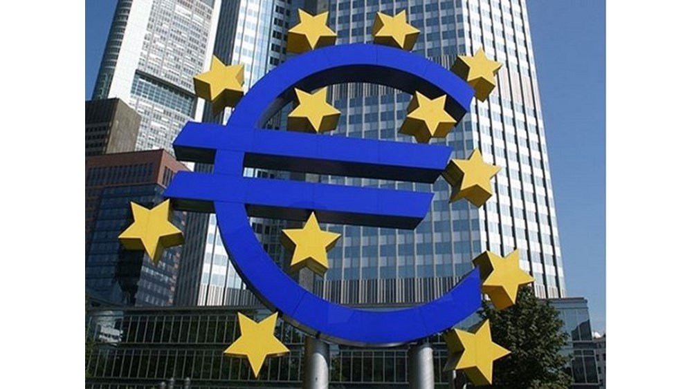 Τα προγνωστικά για τα επιτόκια από ΕΚΤ και Fed