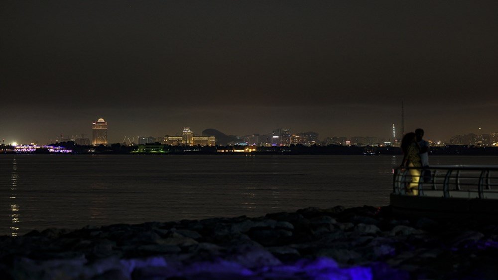 Στο στόχαστρο των ιρανικών επιθέσεων το Ντουμπάι – Πανικός, τραυματίες και φόβοι για τον τουρισμό