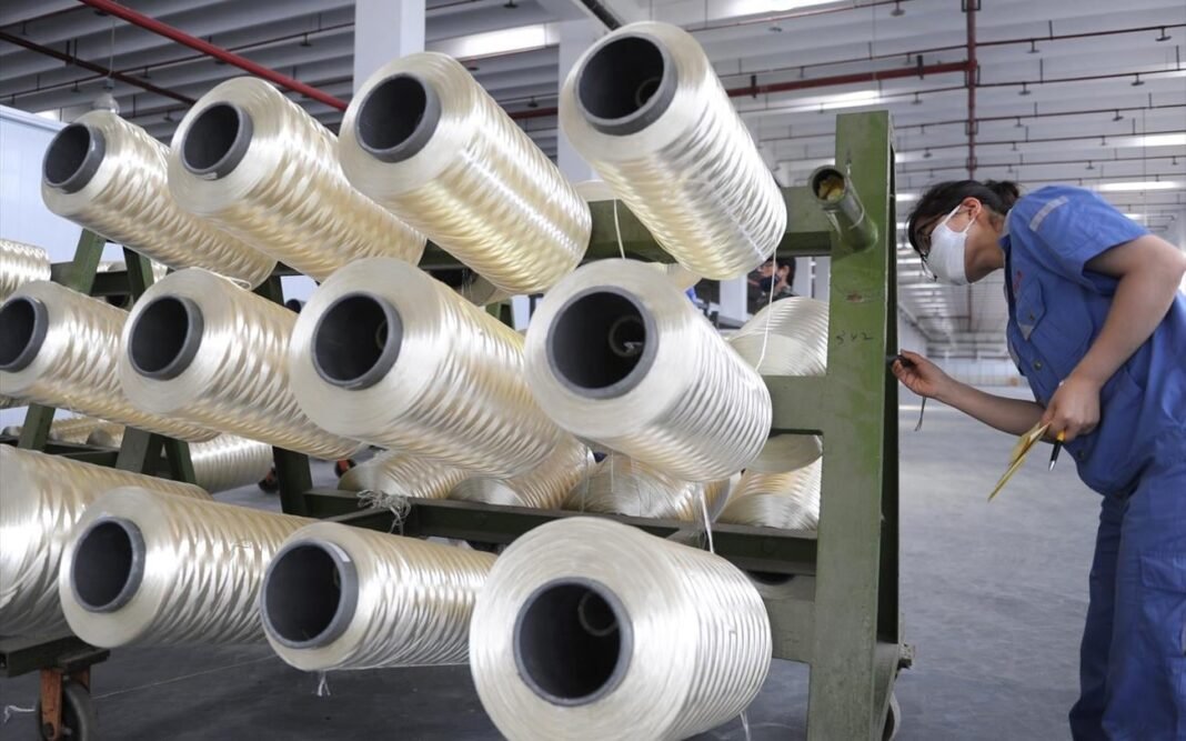 Μεταποίηση: Αύξηση παραγωγής και νέων παραγγελιών με επιταχυνόμενους ρυθμούς