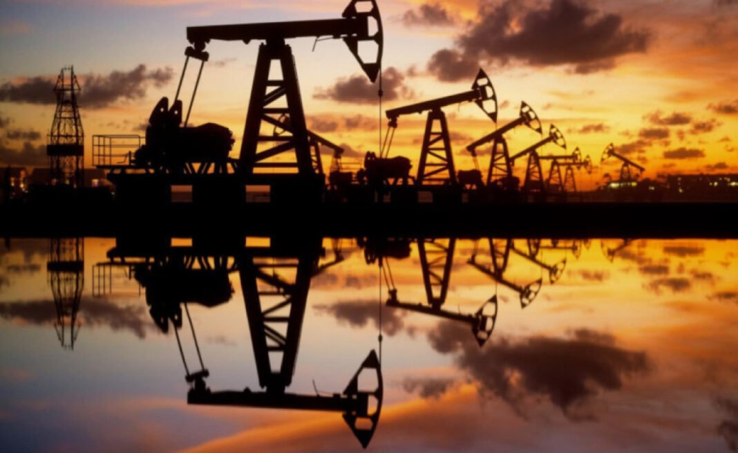 Αύξηση +8% στις τιμές του πετρελαίου μετά τις επιθέσεις στο Ιράν