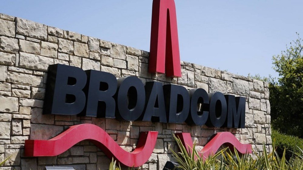 Broadcom: Κέρδη που ξεπέρασαν τις εκτιμήσεις – Υπερδιπλασιάστηκαν τα έσοδα από την Τεχνητή Νοημοσύνη