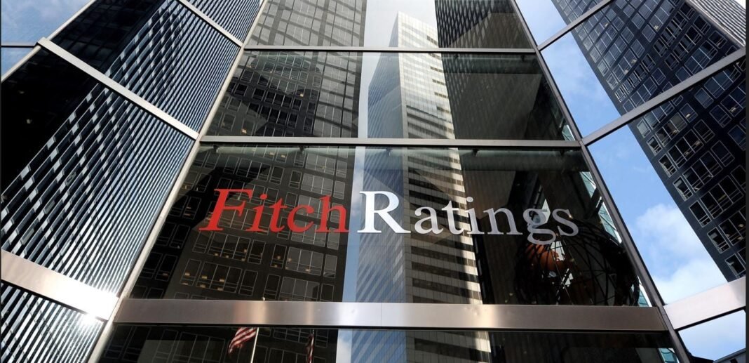 fitch:-Ανθεκτική-με-αστερίσκους-η-Ελλάδα-–-Ποια-η-απειλή-από-τον-πόλεμο-στο-Ιράν-και-ποια-η-«ασπίδα»