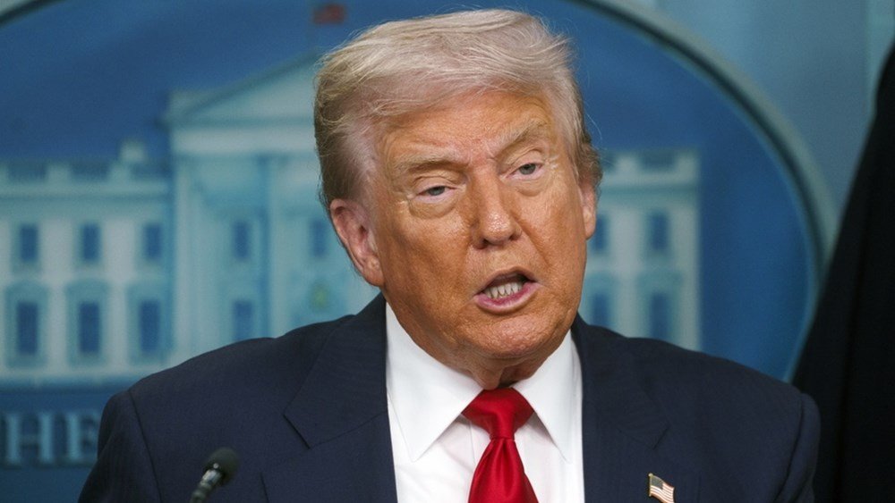 Τραμπ: Ο Μοτζτάμπα Χαμενεΐ είναι ζωντανός αλλά τραυματισμένος Τραμπ:-Ο-Μοτζτάμπα-Χαμενεΐ-είναι-ζωντανός-αλλά-τραυματισμένος