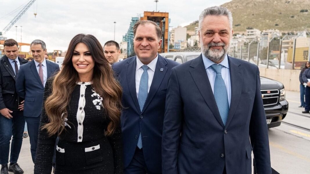 Στον-Πειραιά-η-Κίμπερλι-Γκίλφοϊλ-–-Αμερικανικοί-σαρωτές-ασφαλείας-στο-λιμάνι