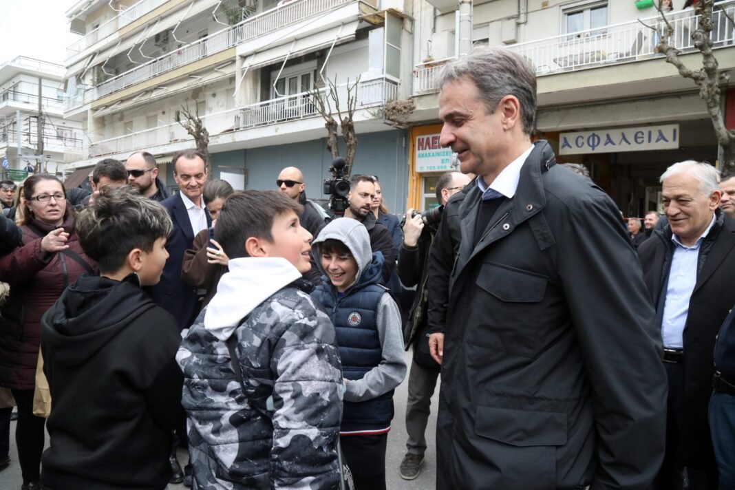 Στα-εργοτάξια-δύο-υπό-ανέγερση-σχολείων-στη-Θεσσαλονίκη-ο-Κυριάκος-Μητσοτάκης-«Επενδύουμε-στη-σχολική-στέγη,-η-πόλη-έχει-αλλάξει-και-φαίνεται-διά-γυμνού-οφθαλμού»