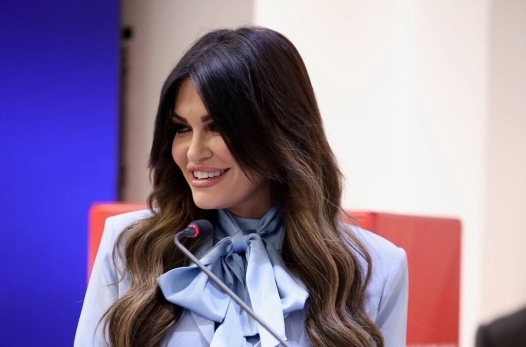 Κίμπερλι Γκίλφοϊλ: «Χρόνια πολλά Ελλάδα» – Το μήνυμά της για την 25η Μαρτίου Κίμπερλι-Γκίλφοϊλ:-«Χρόνια-πολλά-Ελλάδα»-–-Το-μήνυμά-της-για-την-25η-Μαρτίου