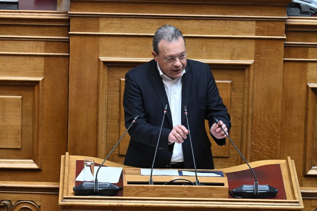 Φάμελλος: «Τι θα καλύψει με 40 ευρώ το μήνα μεικτά ο εργαζόμενος και η εργαζόμενη, όταν έχουν ήδη έχουν χάσει πολύ περισσότερα από την ακρίβεια;» Φάμελλος:-«Τι-θα-καλύψει-με-40-ευρώ-το-μήνα-μεικτά-ο-εργαζόμενος-και-η-εργαζόμενη,-όταν-έχουν-ήδη-έχουν-χάσει-πολύ-περισσότερα-από-την-ακρίβεια;»