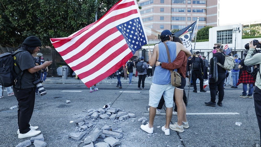 Ημέρα-Δράσης-no-kings-–-Πάνω-από-8-εκατομμύρια-Αμερικανοί-διαδήλωσαν-κατά-του-Τραμπ