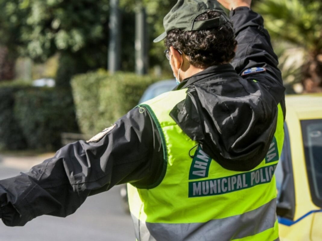 Ριζικές αλλαγές στη Δημοτική Αστυνομία: Ποιες θα είναι οι αρμοδιότητές της – Το σχέδιο του υπουργείου Εσωτερικών Ριζικές-αλλαγές-στη-Δημοτική-Αστυνομία:-Ποιες-θα-είναι-οι-αρμοδιότητές-της-–-Το-σχέδιο-του-υπουργείου-Εσωτερικών