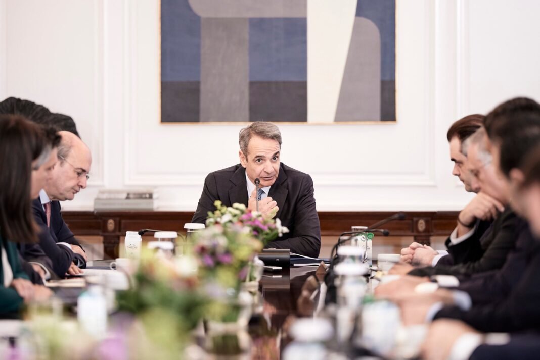 Σύσκεψη υπό τον Μητσοτάκη για την ακρίβεια – Από αύριο η επιδότηση του diesel με 20 λεπτά το λίτρο Σύσκεψη-υπό-τον-Μητσοτάκη-για-την-ακρίβεια-–-Από-αύριο-η-επιδότηση-του-diesel-με-20-λεπτά-το-λίτρο