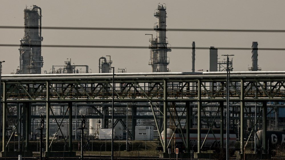 Η Κίνα ζητά από τα ιδιωτικά διυλιστήρια να διατηρήσουν την παραγωγή καυσίμων με “κάθε κόστος” Η-Κίνα-ζητά-από-τα-ιδιωτικά-διυλιστήρια-να-διατηρήσουν-την-παραγωγή-καυσίμων-με-“κάθε-κόστος”