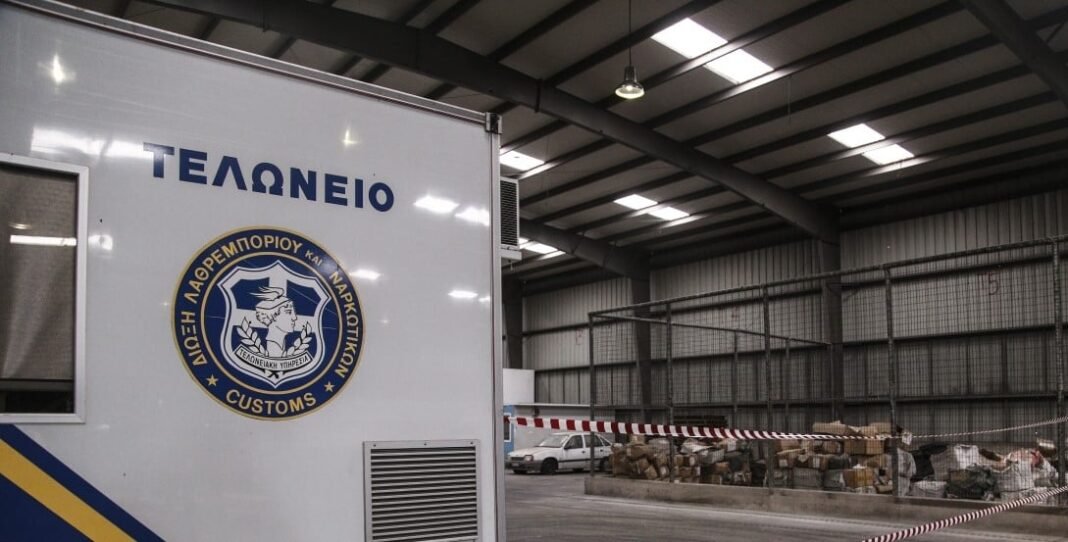 Τελωνειακοί έλεγχοι: Αύξηση 400 εκατ. ευρώ στα έσοδα σε 1 χρόνο μέσω ΤΕΚ Αττικής Τελωνειακοί-έλεγχοι:-Αύξηση-400-εκατ.-ευρώ-στα-έσοδα-σε-1-χρόνο-μέσω-ΤΕΚ-Αττικής