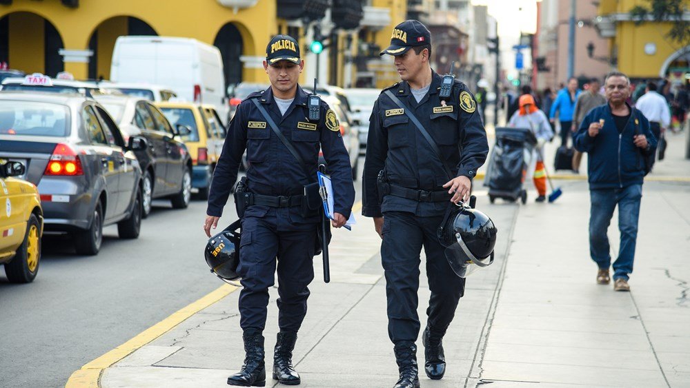 Περού: Ένας νεκρός, δεκάδες τραυματίες μετά από “περιστατικό” σε ποδοσφαιρικό ντέρμπι Περού:-Ένας-νεκρός,-δεκάδες-τραυματίες-μετά-από-“περιστατικό”-σε-ποδοσφαιρικό-ντέρμπι