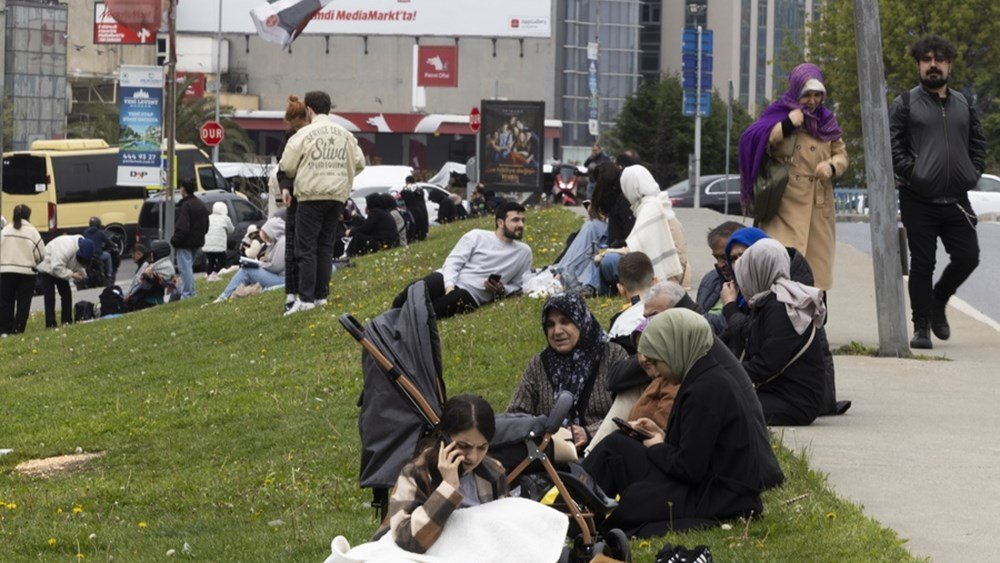 Συναγερμός-στο-Βαν-της-Τουρκίας-μετά-τον-πρωινό-σεισμό-των-5,2-Ρίχτερ