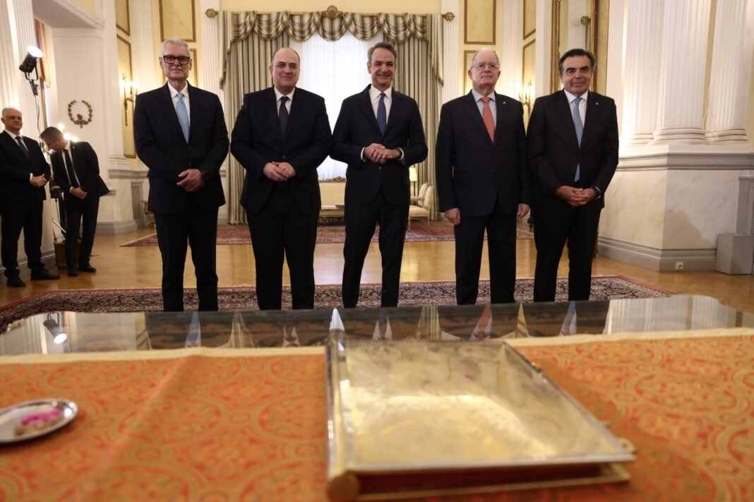 Κυριάκος-Μητσοτάκης:-Το-τετ-α-τετ-με-τον-Κωνσταντίνο-Τασούλα-και-ο-διάλογος-με-τον-Ευάγγελο-Τουρνά