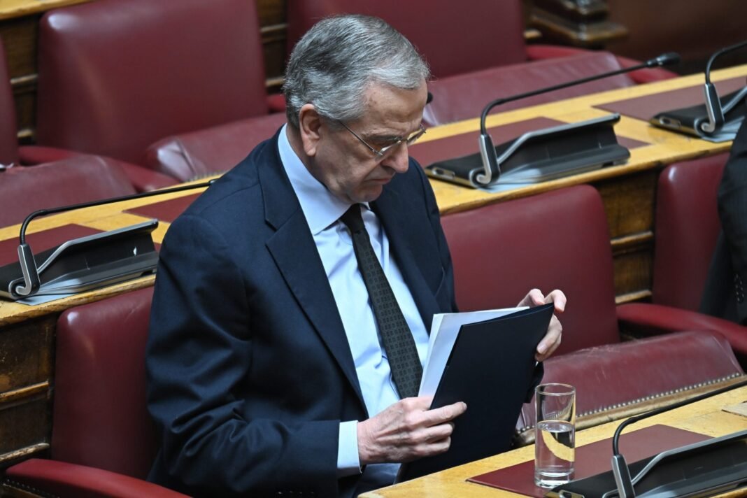 Αντώνης-Σαμαράς:-Φουντώνουν-ξανά-τα-σενάρια-για-τη-δημιουργία-κόμματος