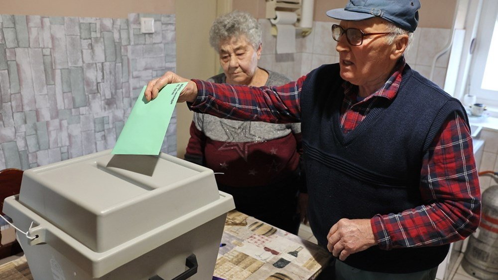 Ουγγαρία – Εκλογές: Έκλεισαν οι κάλπες – Η συμμετοχή σε επίπεδα-ρεκόρ, στο 77,8%, ήττα Όρμπαν δείχνουν οι τελευταίες δημοσκοπήσεις Ουγγαρία-–-Εκλογές:-Έκλεισαν-οι-κάλπες-–-Η-συμμετοχή-σε-επίπεδα-ρεκόρ,-στο-77,8%,-ήττα-Όρμπαν-δείχνουν-οι-τελευταίες-δημοσκοπήσεις