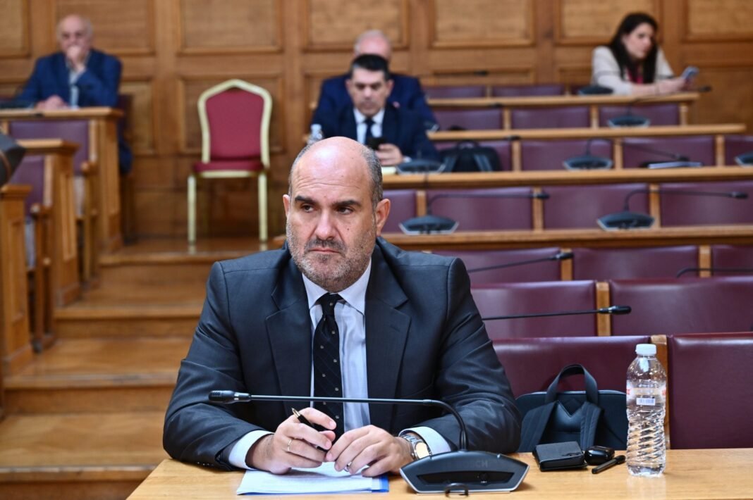 Μαρκόπουλος:-Δεν-θα-περιφέρω-τα-πτυχία-μου-για-να-ικανοποιηθεί-ο-βούρκος