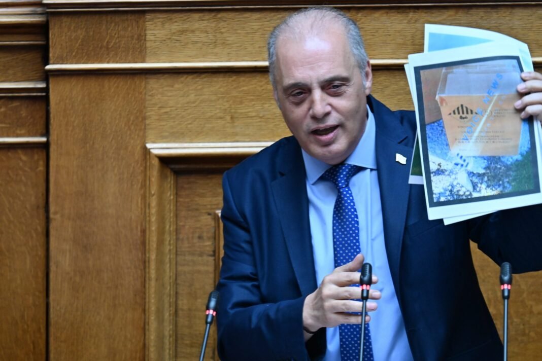Βελόπουλος: Αντί η κυβέρνηση να κωδικοποιεί το νόμο για τις επενδύσεις, προσθέτει και αφαιρεί άρθρα για να γίνει δυσκολότερο Βελόπουλος:-Αντί-η-κυβέρνηση-να-κωδικοποιεί-το-νόμο-για-τις-επενδύσεις,-προσθέτει-και-αφαιρεί-άρθρα-για-να-γίνει-δυσκολότερο
