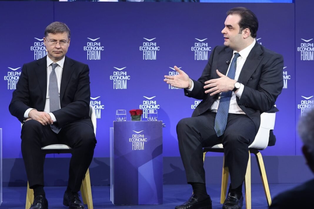 Ντομπρόφσκις: «Δεν είναι η ώρα για τη ρήτρα διαφυγής» – Πιερρακάκης: «Η μεγαλύτερη ενεργειακή κρίση στην ιστορία» Ντομπρόφσκις:-«Δεν-είναι-η-ώρα-για-τη-ρήτρα-διαφυγής»-–-Πιερρακάκης:-«Η-μεγαλύτερη-ενεργειακή-κρίση-στην-ιστορία»