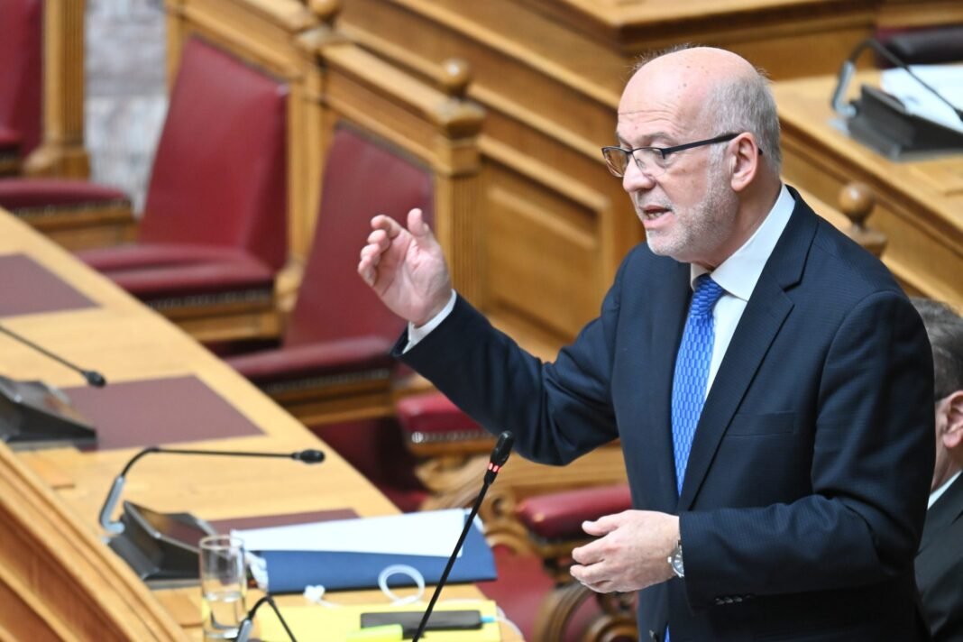 Φλωρίδης για Κοβέσι: Ό,τι έχει ζητήσει, έχει γίνει – Γιατί μίλησε για ένα «μεγάλο φάουλ» Φλωρίδης-για-Κοβέσι:-Ό,τι-έχει-ζητήσει,-έχει-γίνει-–-Γιατί-μίλησε-για-ένα-«μεγάλο-φάουλ»