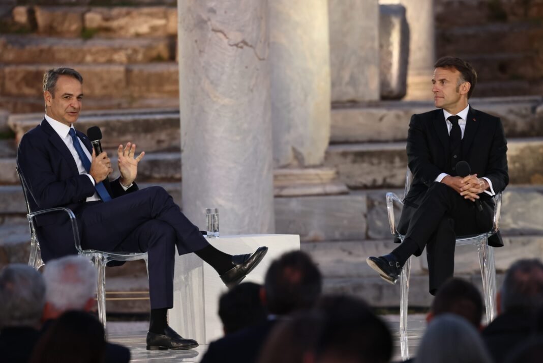 Μακρόν – Μητσοτάκης: «Ελλάς-Γαλλία συμμαχία» – Το όραμα για μια διαφορετική Ευρώπη και τα μηνύματα σε ΗΠΑ και Τουρκία Μακρόν-–-Μητσοτάκης:-«Ελλάς-Γαλλία-συμμαχία»-–-Το-όραμα-για-μια-διαφορετική-Ευρώπη-και-τα-μηνύματα-σε-ΗΠΑ-και-Τουρκία