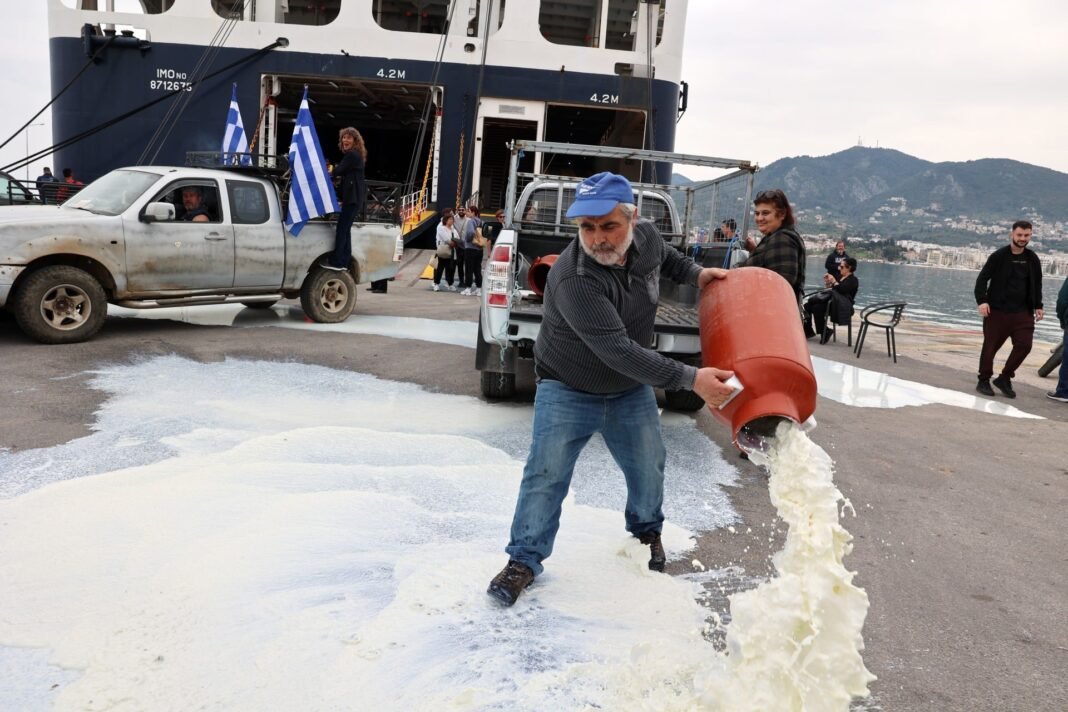 Μυτιλήνη: «Η κυβέρνηση επέλεξε χτες το πρωί να συζητήσει για εμάς, χωρίς εμάς» – Νέα κινητοποίηση Μυτιλήνη:-«Η-κυβέρνηση-επέλεξε-χτες-το-πρωί-να-συζητήσει-για-εμάς,-χωρίς-εμάς»-–-Νέα-κινητοποίηση
