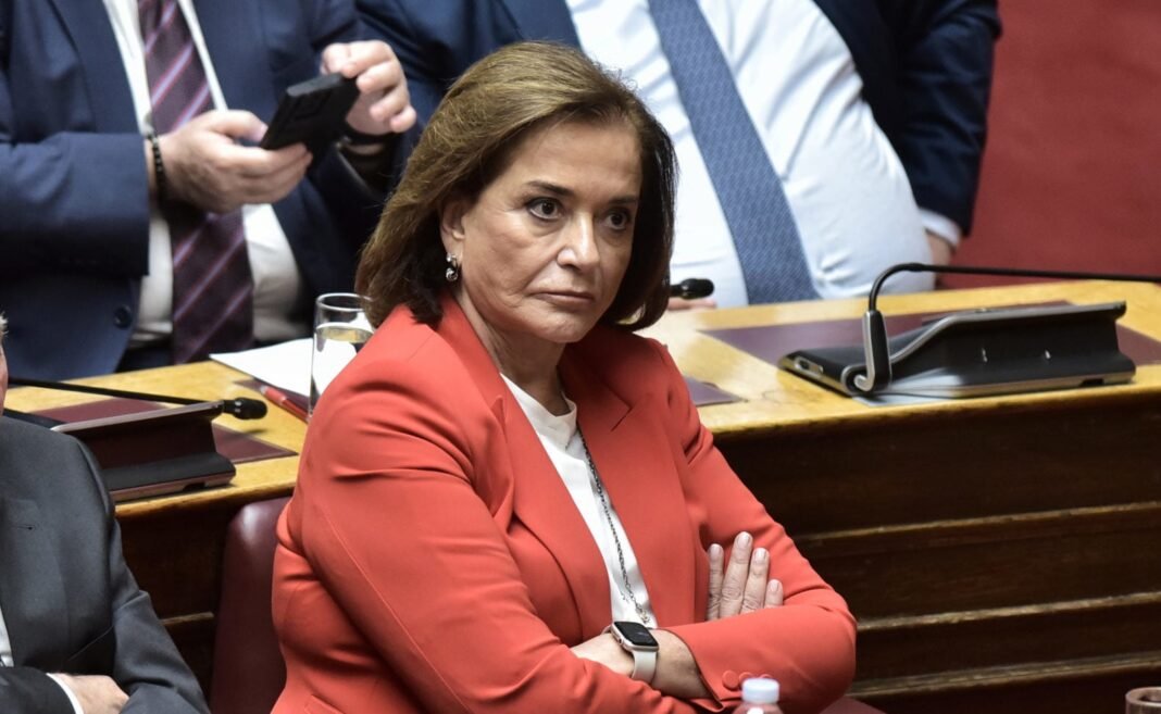 Μπακογιάννη:-Εξαιρετικά-καλός-τεχνοκράτης-ο-Σκέρτσος,-το-άρθρο-του-παρεξηγήθηκε-τρομερά-–-Δεν-το-διάβασε-καλά-ο-Βορίδης