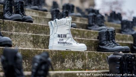 Γερμανία: Οι νέοι γυρίζουν την πλάτη στη στρατιωτική θητεία