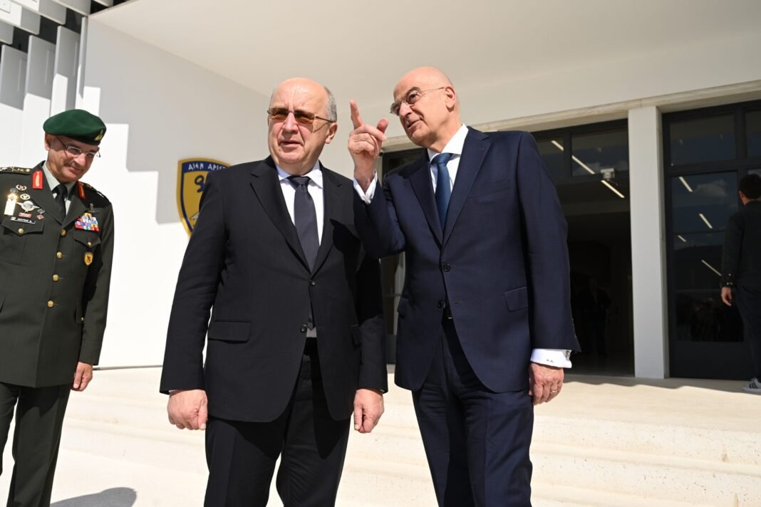 Συνάντηση-Δένδια-με-Κουμπίλιους-–-Στο-επίκεντρο-η-Ευρωπαϊκή-Αμυντική-Πολιτική-και-τα χρηματοδοτικά-εργαλεία-για-την-άμυνα 