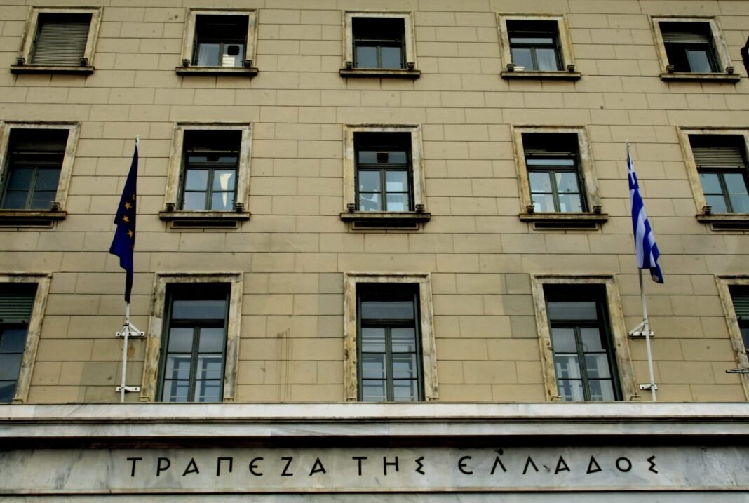 ΤτΕ:-Έκλεισε-ελαφρώς-η-«ψαλίδα»-στα-επιτόκια-καταθέσεων-–-δανείων-τον-Μάρτιο