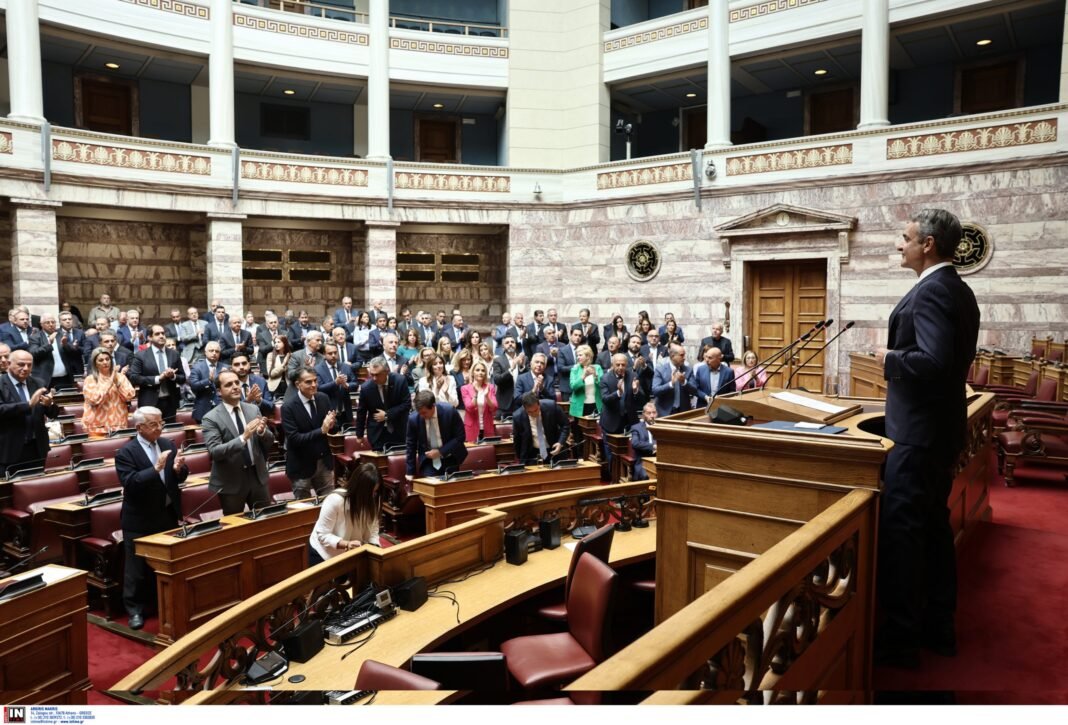 Σήμερα η κρίσιμη συνεδρίαση της ΚΟ της ΝΔ – Οι προτάσεις για τη Συνταγματική Αναθεώρηση, τα μηνύματα Μητσοτάκη και οι 40+ ομιλητές Σήμερα-η-κρίσιμη-συνεδρίαση-της-ΚΟ-της-ΝΔ-–-Οι-προτάσεις-για-τη-Συνταγματική-Αναθεώρηση,-τα-μηνύματα-Μητσοτάκη-και-οι-40+-ομιλητές