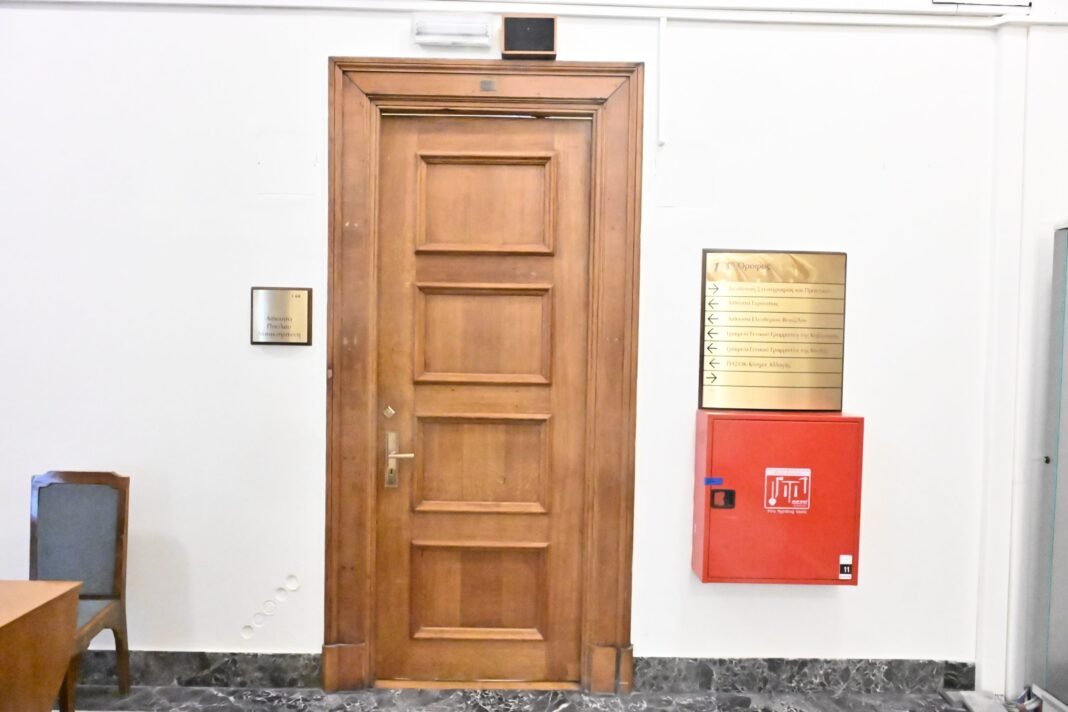ΟΠΕΚΕΠΕ:-Η-Ευρωπαϊκή-Εισαγγελία-έστειλε-κλήσεις-για-κακούργημα-σε-βουλευτές-που-ελέγχονται-για-πλημμέλημα-–-«Έγινε-τυπογραφικό-λάθος»