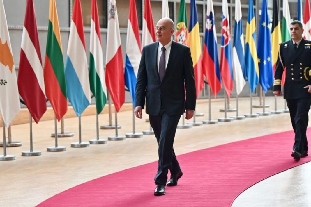 Δένδιας από Βρυξέλλες: Η παρουσία του ουκρανικού drone επηρεάζει την ασφάλεια της ναυσιπλοΐας Δένδιας-από-Βρυξέλλες:-Η-παρουσία-του-ουκρανικού-drone-επηρεάζει-την-ασφάλεια-της-ναυσιπλοΐας