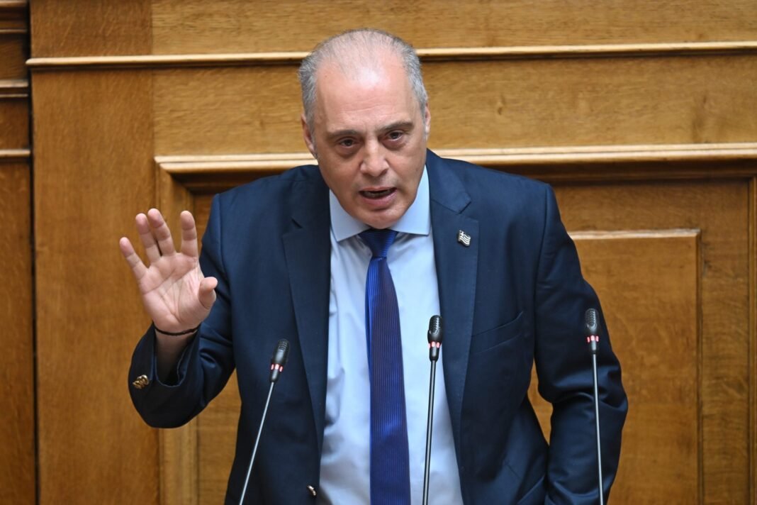 Βελόπουλος:-Ο-πρωθυπουργός-τάζει-«στους-πάντες-τα-πάντα»-ενόψει-εκλογών